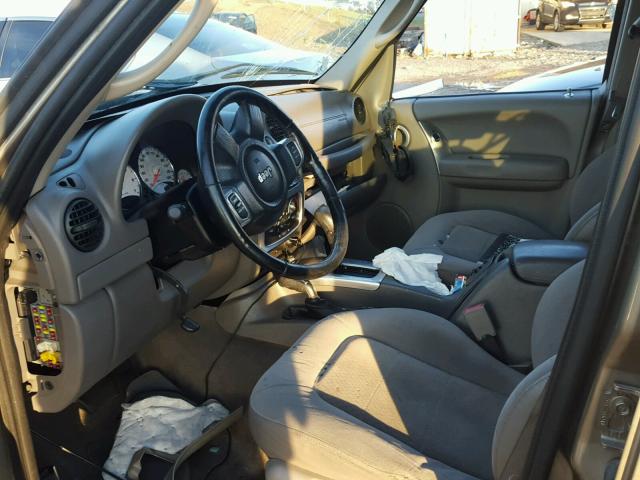 1J4GL58K94W100443 - 2004 JEEP LIBERTY LI BEIGE photo 5