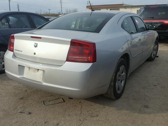 2B3KA43R88H167304 - 2008 DODGE CHARGER SILVER photo 4