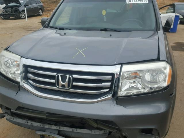 5FNYF3H26CB005301 - 2012 HONDA PILOT LX GRAY photo 7