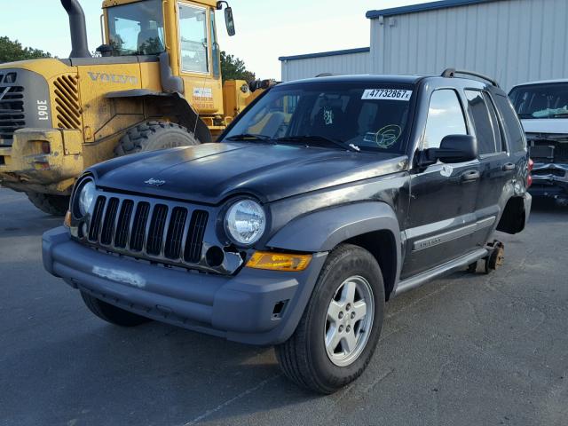 1J4GL48K65W550708 - 2005 JEEP LIBERTY SP BLACK photo 2