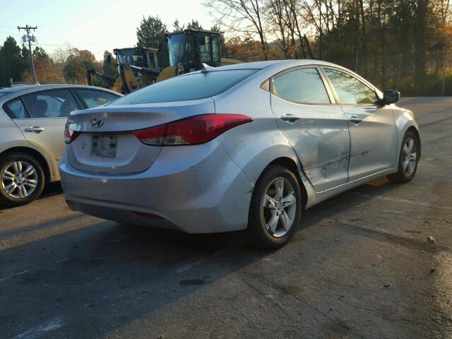 5NPDH4AEXDH324089 - 2013 HYUNDAI ELANTRA GL SILVER photo 4