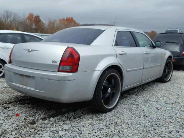 2C3LA53G07H698863 - 2007 CHRYSLER 300 TOURIN SILVER photo 4