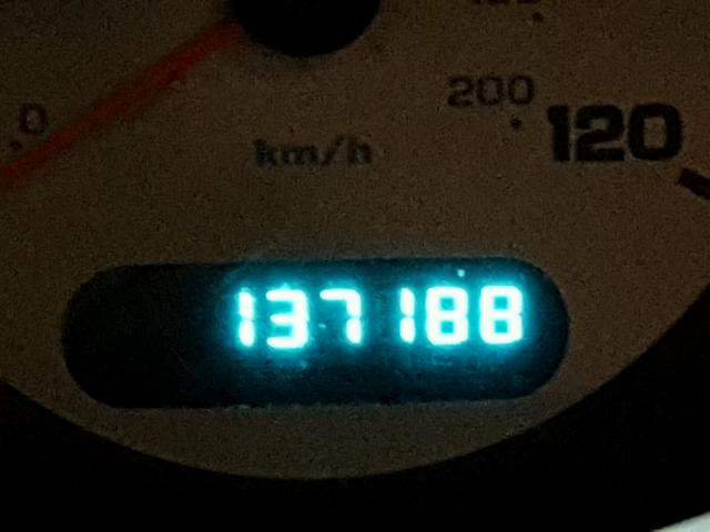 2C4GP44342R746921 - 2002 CHRYSLER TOWN & COU TAN photo 8