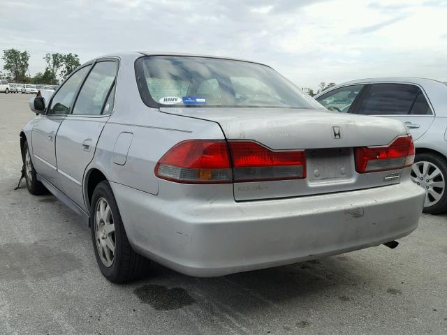 1HGCG56762A171618 - 2002 HONDA ACCORD SE SILVER photo 3