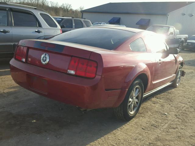 1ZVHT80N285133214 - 2008 FORD MUSTANG MAROON photo 4