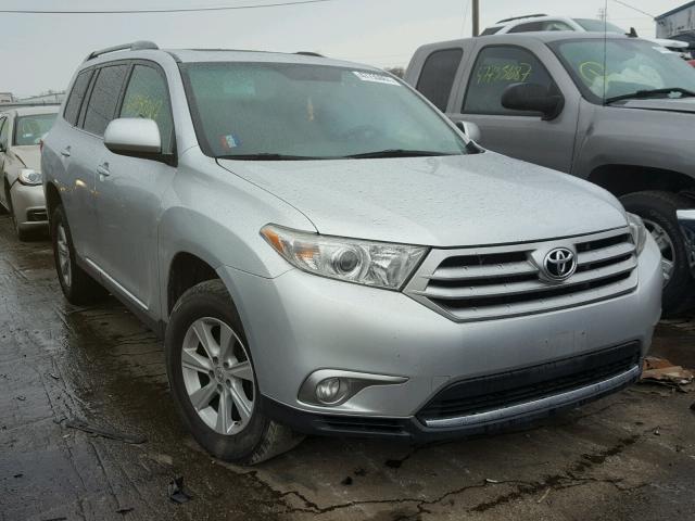 5TDBK3EH5BS065932 - 2011 TOYOTA HIGHLANDER SILVER photo 1