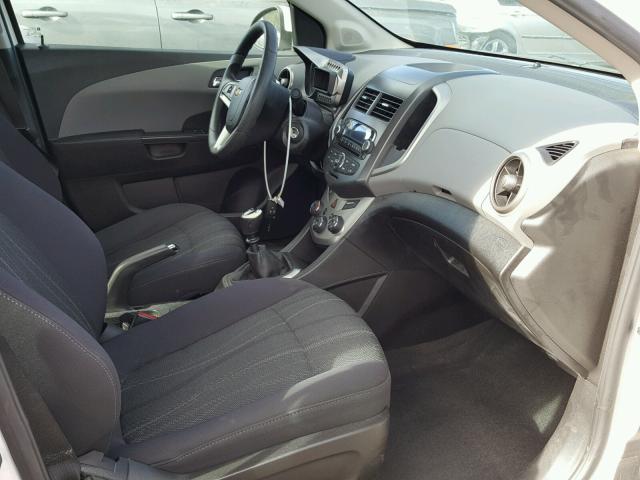 1G1JD5SH5D4122885 - 2013 CHEVROLET SONIC LT 白色 照片 5