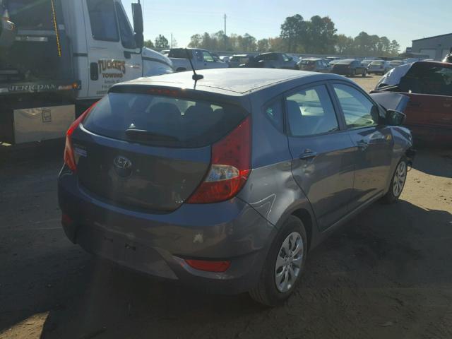 KMHCT5AE9HU312586 - 2017 HYUNDAI ACCENT SE GRAY photo 4