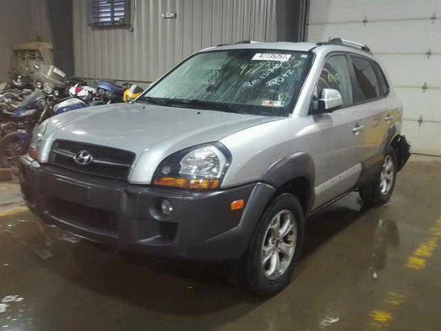 KM8JN72D09U932778 - 2009 HYUNDAI TUCSON SE SILVER photo 2