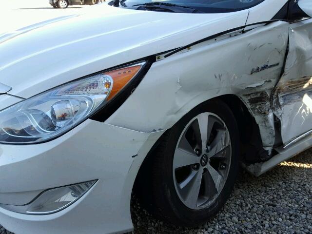 KMHEC4A4XBA011036 - 2011 HYUNDAI SONATA HYB WHITE photo 9
