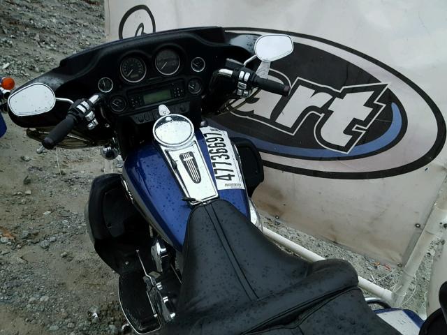 1HD1FC4117Y641384 - 2007 HARLEY-DAVIDSON FLHTCUI BLUE photo 5