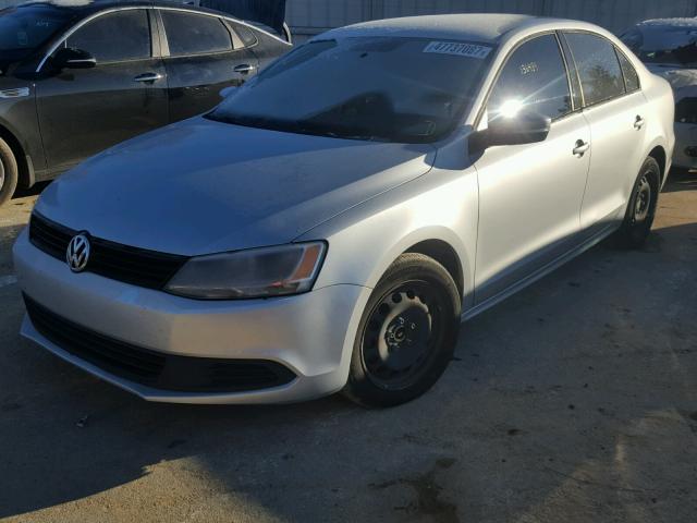 3VWDX7AJXBM323689 - 2011 VOLKSWAGEN JETTA SE SILVER photo 2