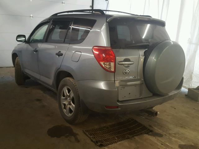 JTMZD33V686055243 - 2008 TOYOTA RAV4 GRAY photo 3