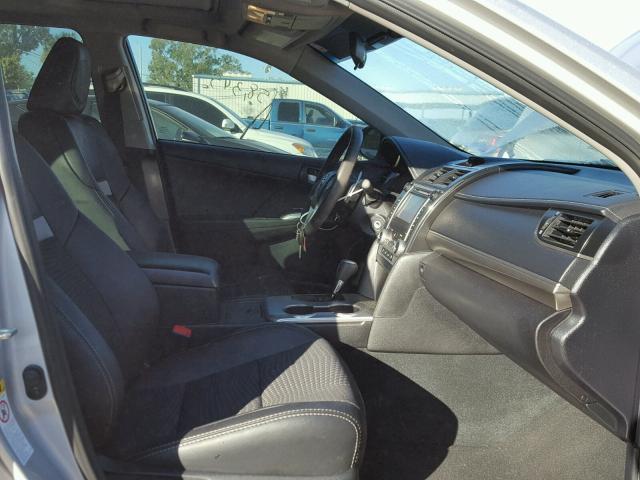 4T1BF1FK7DU218971 - 2013 TOYOTA CAMRY L SILVER photo 5