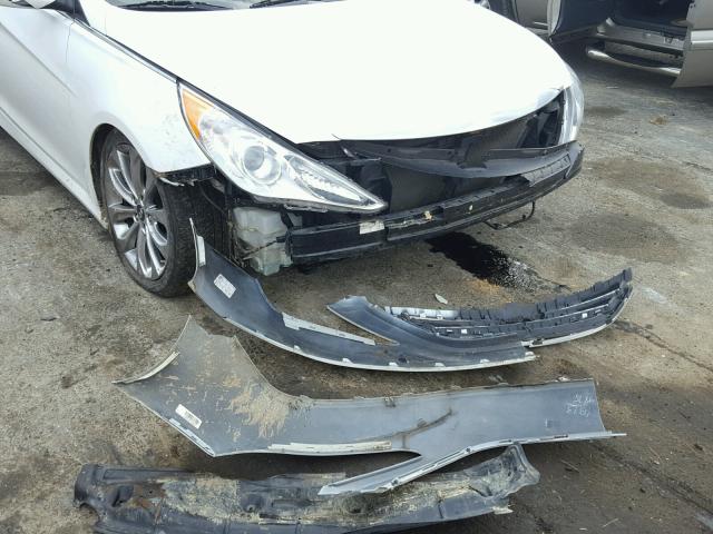 5NPEB4AC5EH836901 - 2014 HYUNDAI SONATA GLS WHITE photo 9