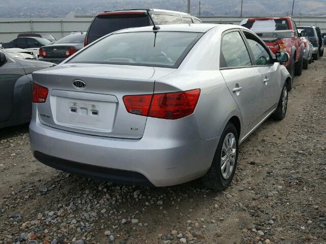 KNAFU4A2XC5630554 - 2012 KIA FORTE EX SILVER photo 4