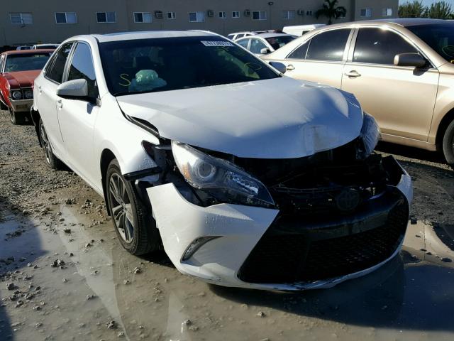 4T1BF1FK0HU322501 - 2017 TOYOTA CAMRY LE WHITE photo 1