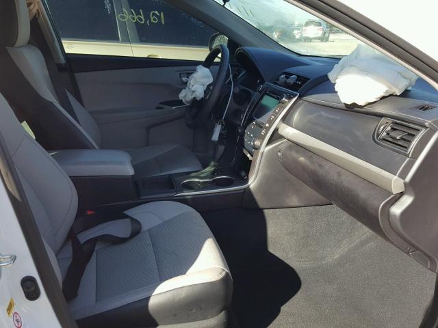 4T1BF1FK0HU322501 - 2017 TOYOTA CAMRY LE 白色 照片 5