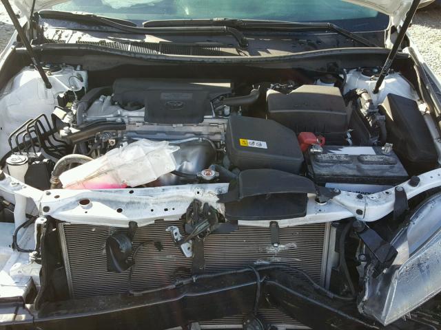 4T1BF1FK0HU322501 - 2017 TOYOTA CAMRY LE 白色 照片 7