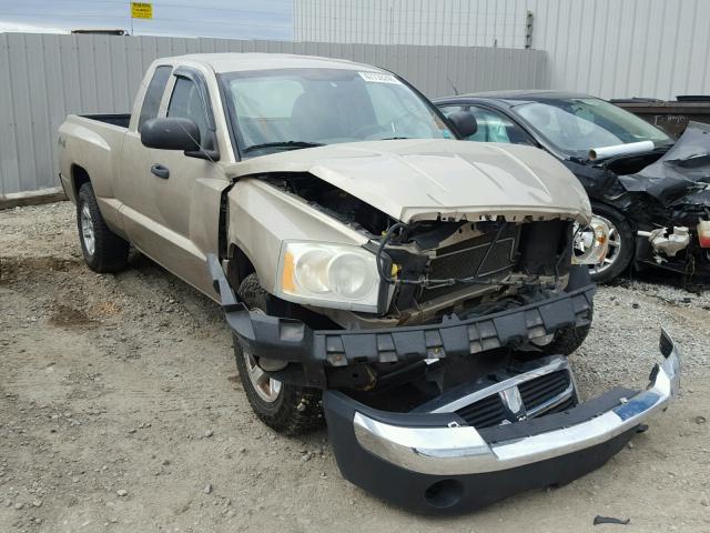 1D7HW42N95S290788 - 2005 DODGE DAKOTA SLT TAN photo 1