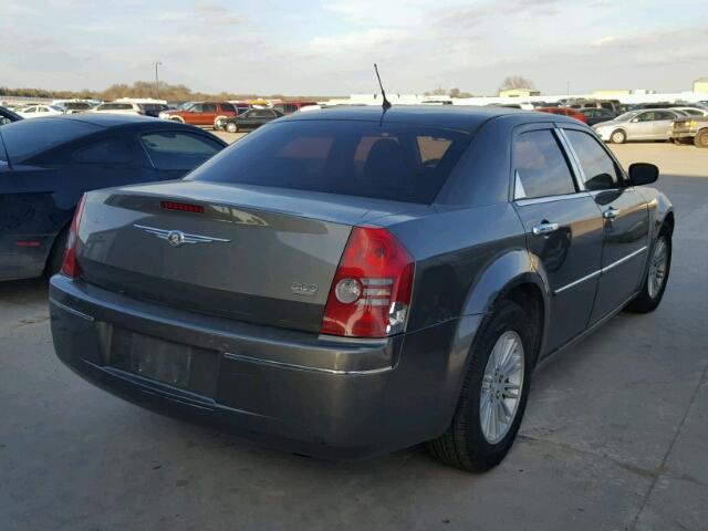 2C3KA53GX8H141990 - 2008 CHRYSLER 300 TOURIN GRAY photo 4