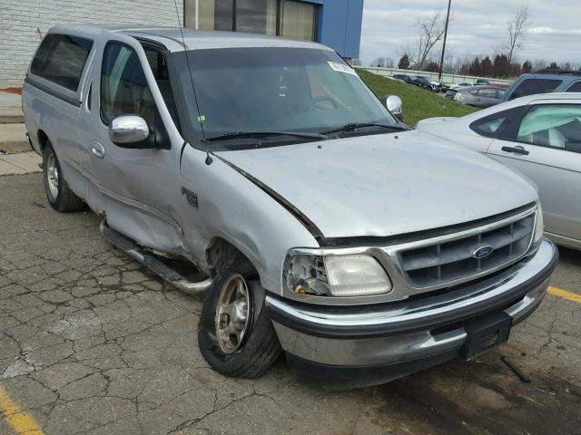 1FTZX1761WNC09035 - 1998 FORD F150 SILVER photo 1