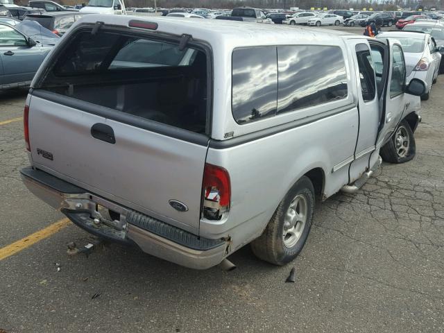 1FTZX1761WNC09035 - 1998 FORD F150 SILVER photo 4