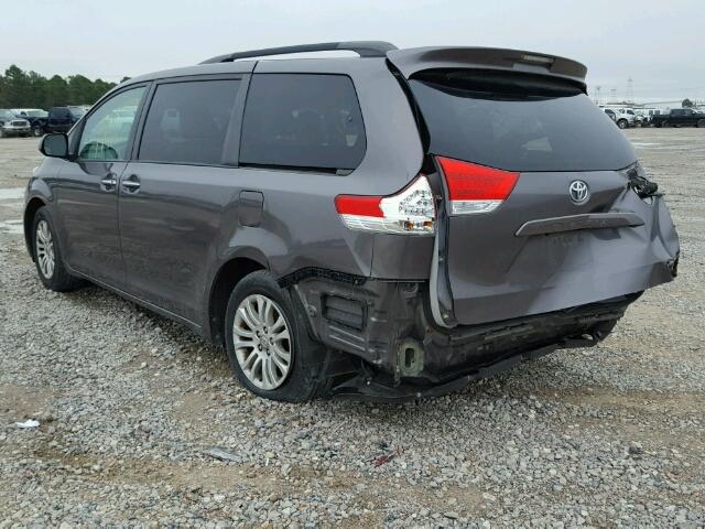 5TDYK3DC9BS080644 - 2011 TOYOTA SIENNA XLE GRAY photo 3