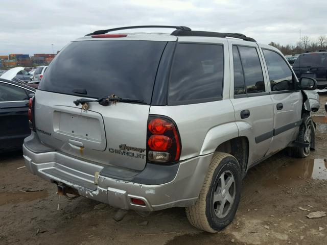 1GNDT13S242217224 - 2004 CHEVROLET TRAILBLAZE SILVER photo 4