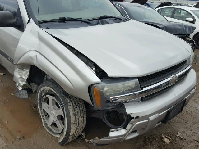 1GNDT13S242217224 - 2004 CHEVROLET TRAILBLAZE SILVER photo 9