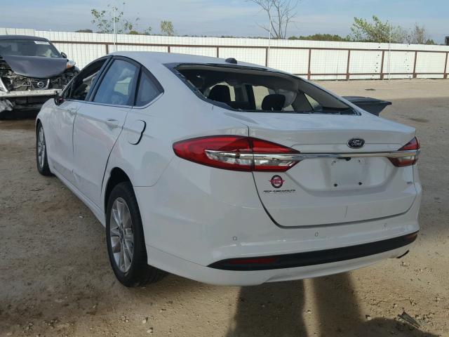 3FA6P0H78HR355975 - 2017 FORD FUSION SE WHITE photo 3