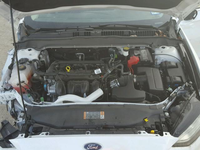 3FA6P0H78HR355975 - 2017 FORD FUSION SE WHITE photo 7