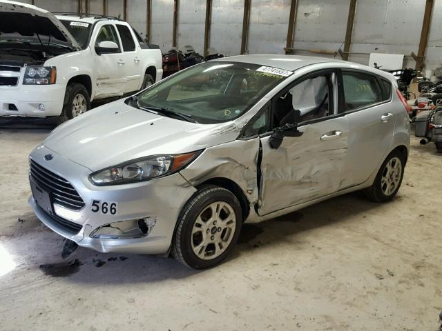 3FADP4EJ5FM108132 - 2015 FORD FIESTA SE SILVER photo 9