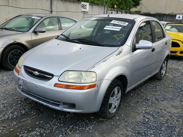 KL1TD56636B673850 - 2006 CHEVROLET AVEO BASE Күміс фото 2