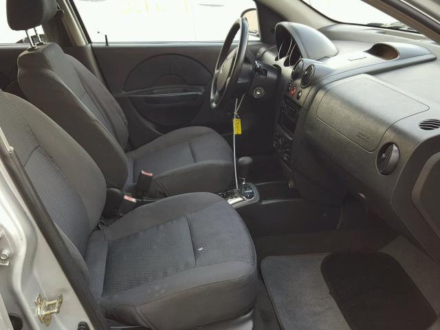 KL1TD56636B673850 - 2006 CHEVROLET AVEO BASE Күміс фото 5