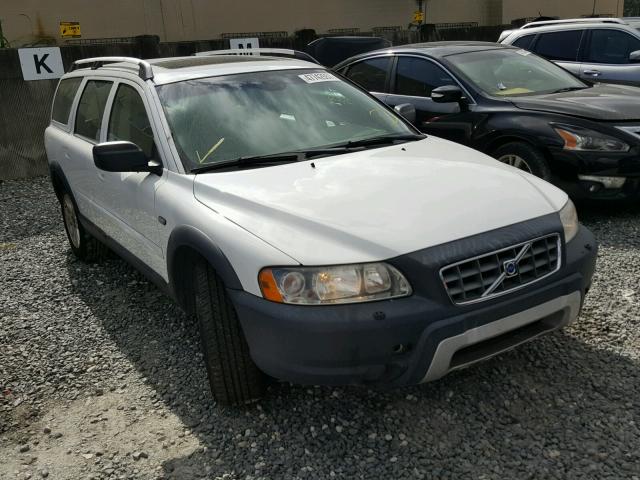 YV1SZ592451194690 - 2005 VOLVO XC70 WHITE photo 1