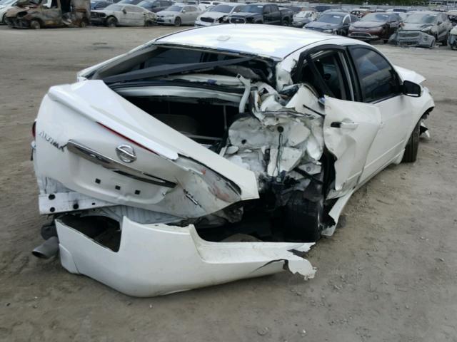 1N4BL2AP9AN531196 - 2010 NISSAN ALTIMA SR WHITE photo 4