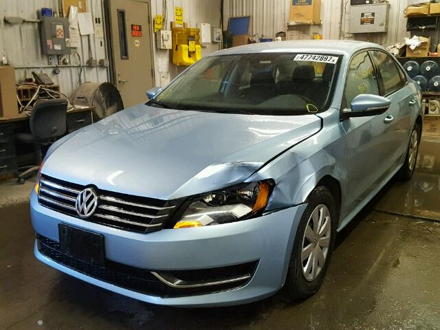 1VWAP7A36CC090157 - 2012 VOLKSWAGEN PASSAT S ლურჯი ფოტო 2
