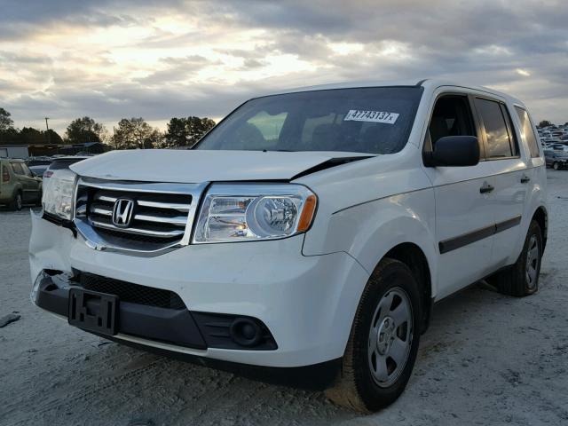 5FNYF3H2XDB025388 - 2013 HONDA PILOT LX WHITE photo 2