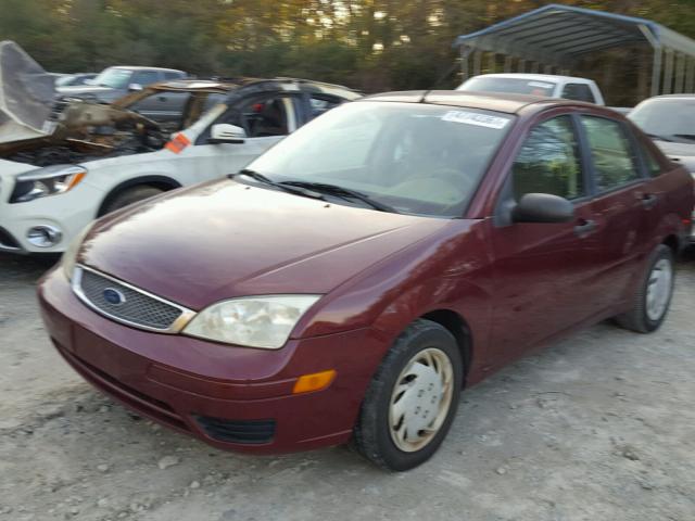 1FAHP34N26W122487 - 2006 FORD FOCUS ZX4 MAROON photo 2