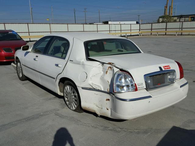 1LNHM81W54Y647604 - 2004 LINCOLN TOWN CAR E WHITE photo 3