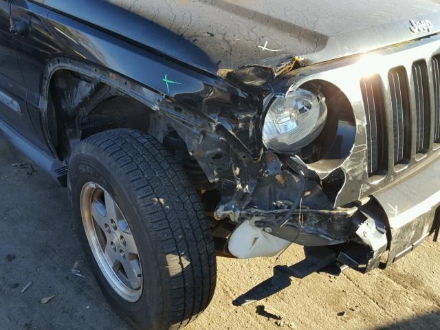 1J4GL38K55W684801 - 2005 JEEP LIBERTY RE BLACK photo 9