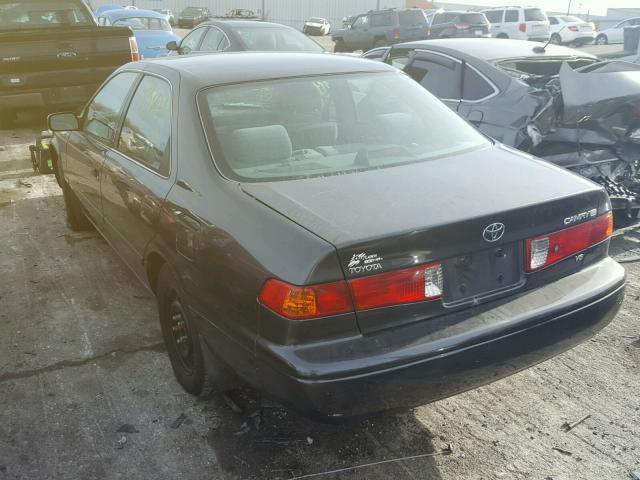 4T1BF28K9YU948079 - 2000 TOYOTA CAMRY LE 灰色 照片 3
