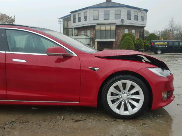 5YJSA1E24HF183728 - 2017 TESLA MODEL S RED photo 10