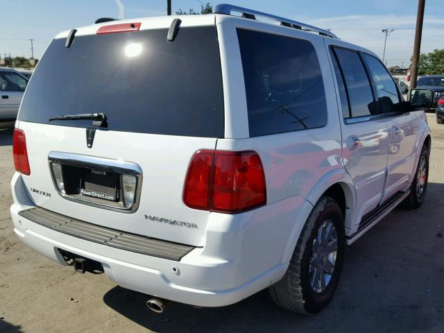 5LMFU27R33LJ19333 - 2003 LINCOLN NAVIGATOR Biały zdjęcie 4