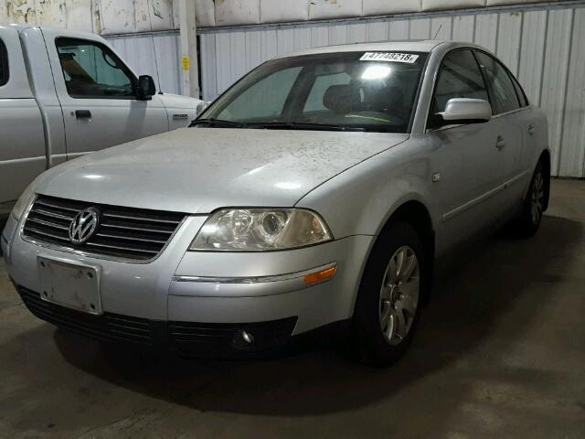 WVWPD63B42P249558 - 2002 VOLKSWAGEN PASSAT GLS SILVER photo 2