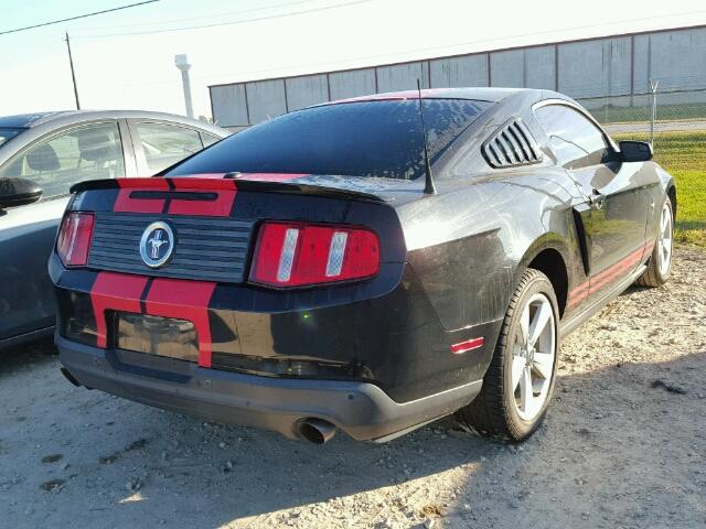 1ZVBP8AM2C5255239 - 2012 FORD MUSTANG BLACK photo 4