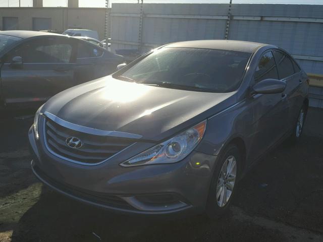 5NPEB4ACXCH337623 - 2012 HYUNDAI SONATA GLS GRAY photo 2