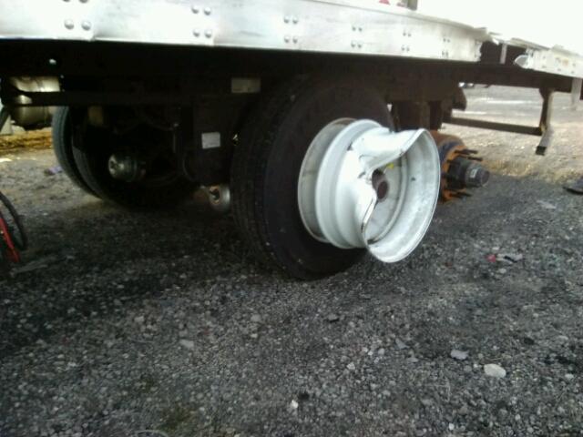 1UYVS2536J7341220 - 2018 UTILITY TRAILER WHITE photo 6