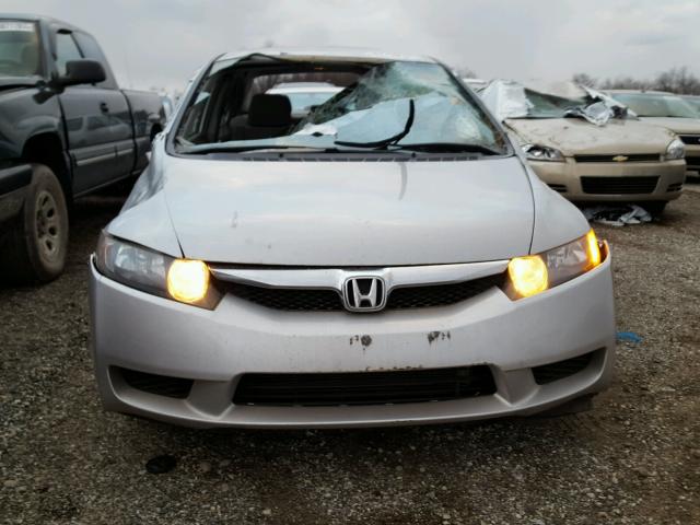 19XFA16569E035789 - 2009 HONDA CIVIC LX SILVER photo 9